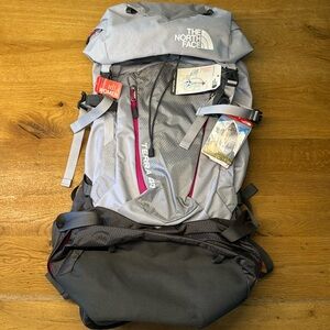 NWT North Face Women’s Terra 40 Backpack